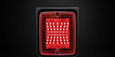 Rood-rem-achterlicht. in 1 (*LE) - Ize led rem en achterlicht met rode lens - Led-Rood-rem-achterlicht. in 1 (SKU: 800110)